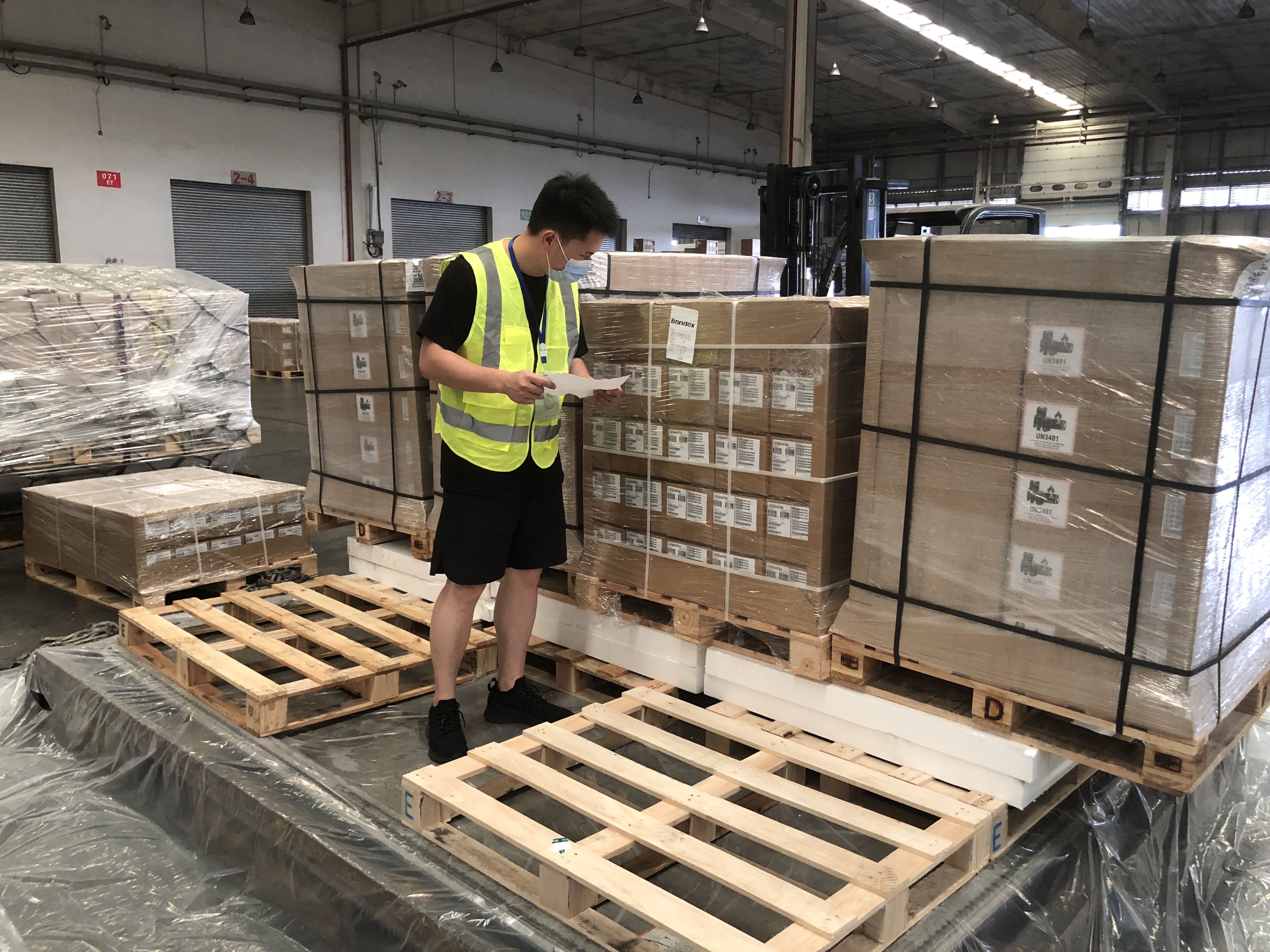 仓储及打板服务Warehousing and Palletizing Services